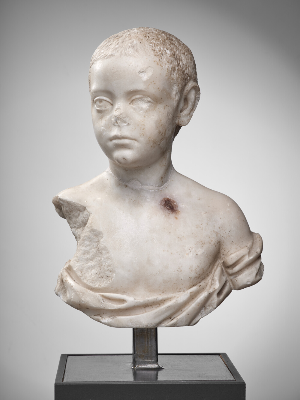 Buste de jeune garçon