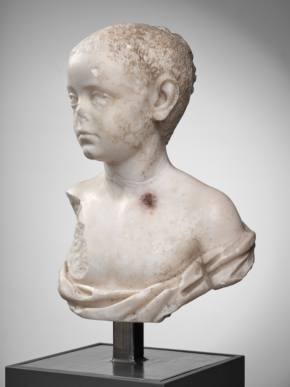 Buste de jeune garçon