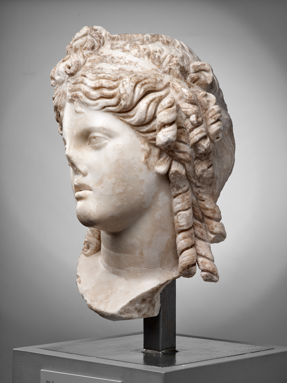 Tête de divinité (Isis ?)