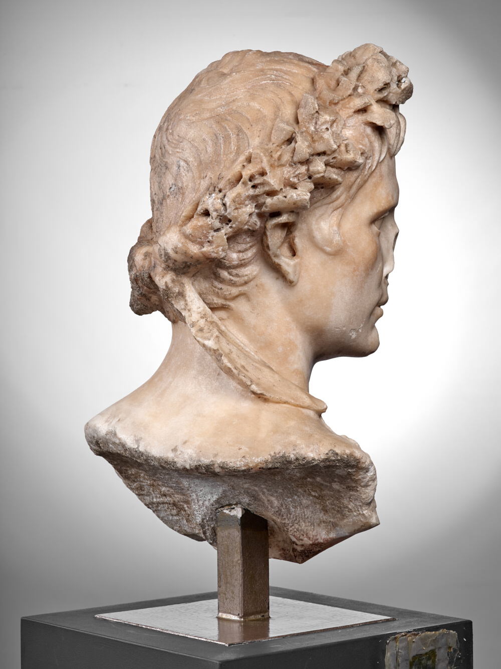 Buste d’Auguste couronné de chêne