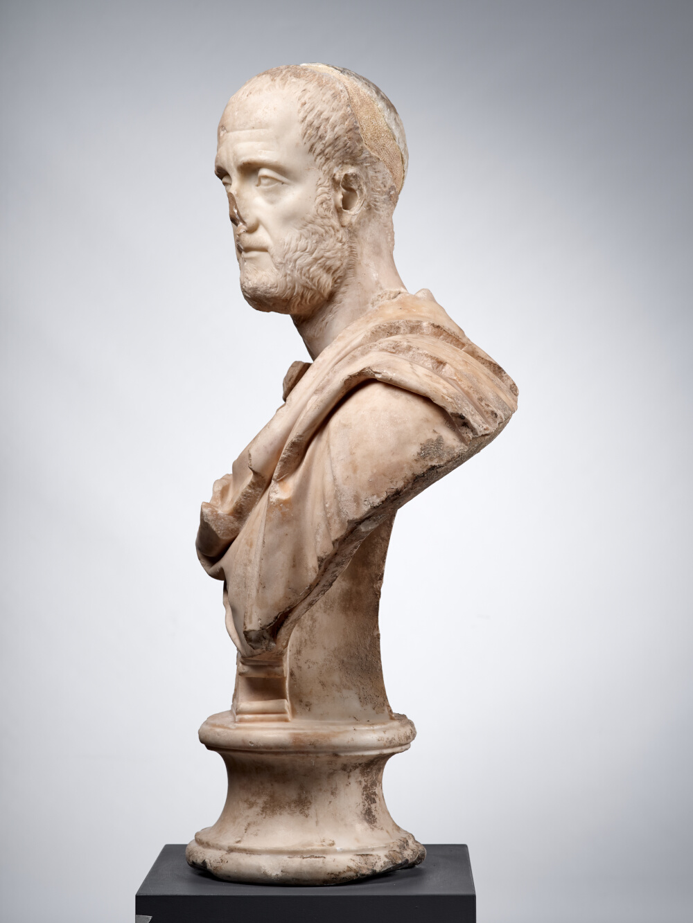 Buste cuirassé et drapé dans un paludamentum d’un haut fonctionnaire de l’Empire