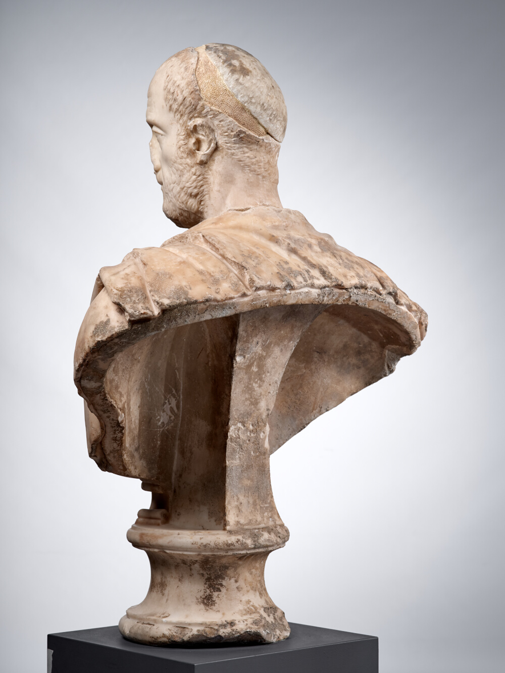 Buste cuirassé et drapé dans un paludamentum d’un haut fonctionnaire de l’Empire