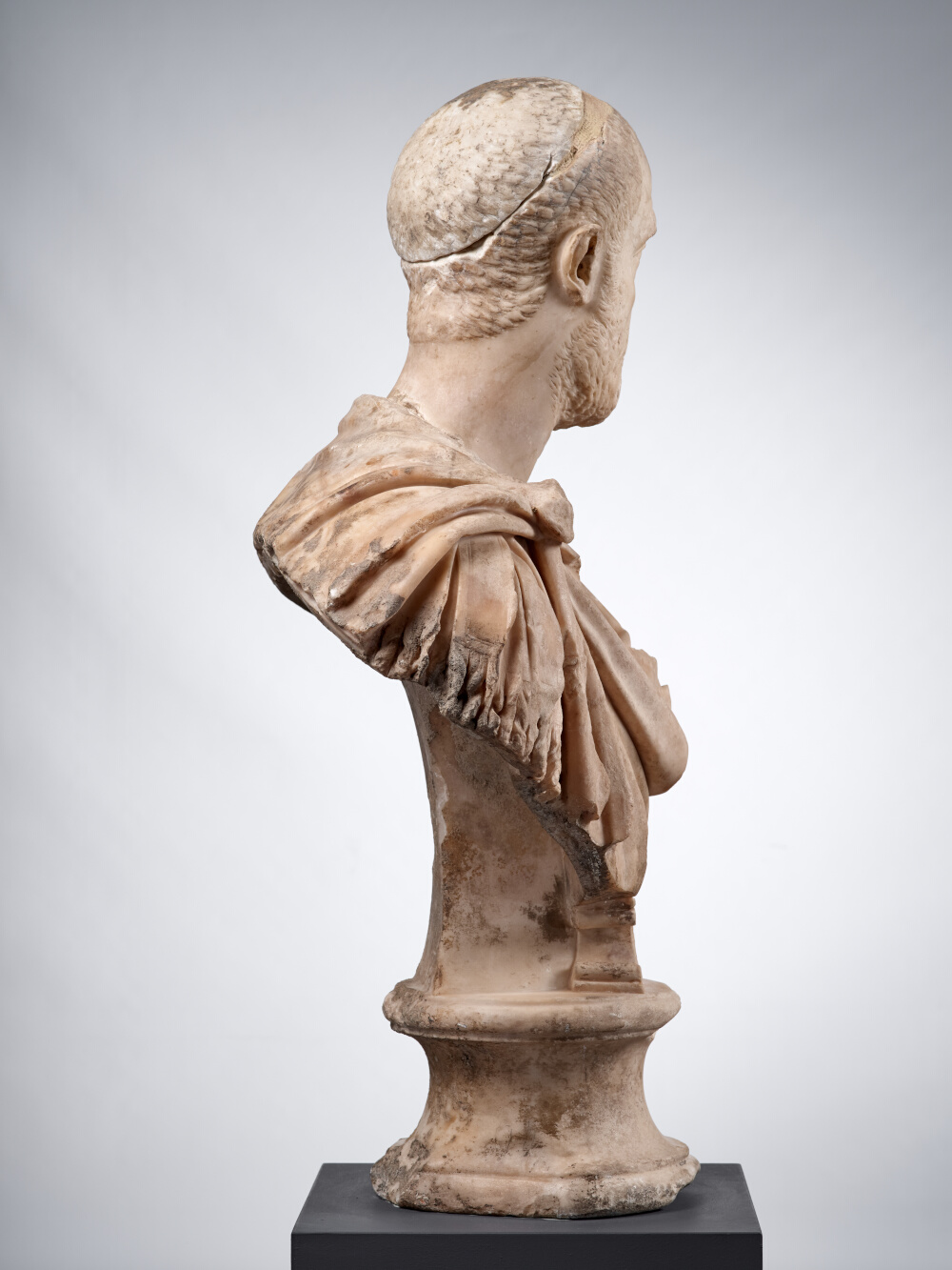 Buste cuirassé et drapé dans un paludamentum d’un haut fonctionnaire de l’Empire